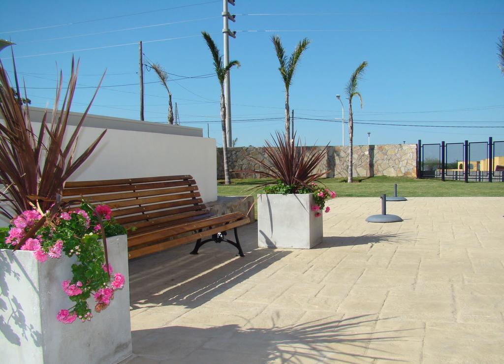 Howard Johnson Ramallo Bagian luar foto